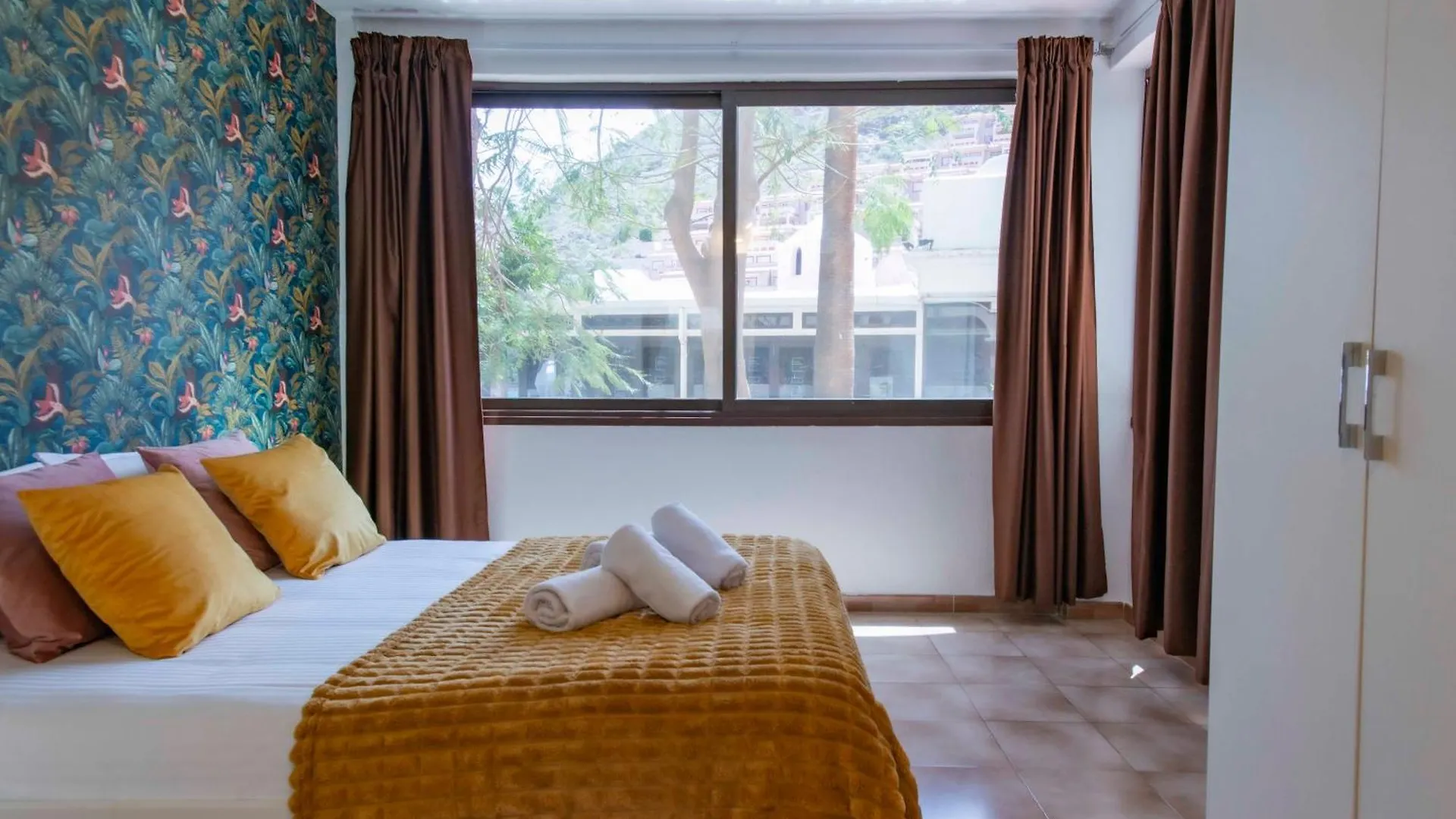 Cozy Wild Lägenhet Los Cristianos  Spanien