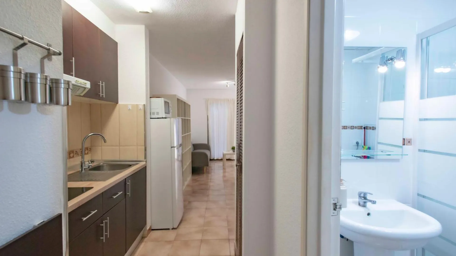 Cozy Wild Apartman Los Cristianos 0*,  Spanyolország